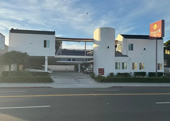 Moonlite Inn