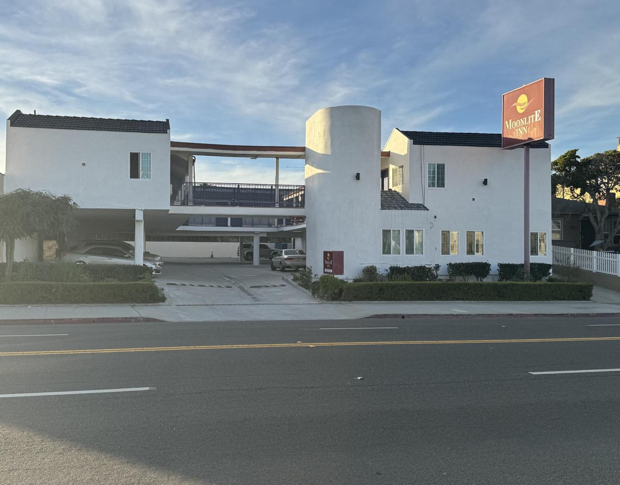 Moonlite Hotel
