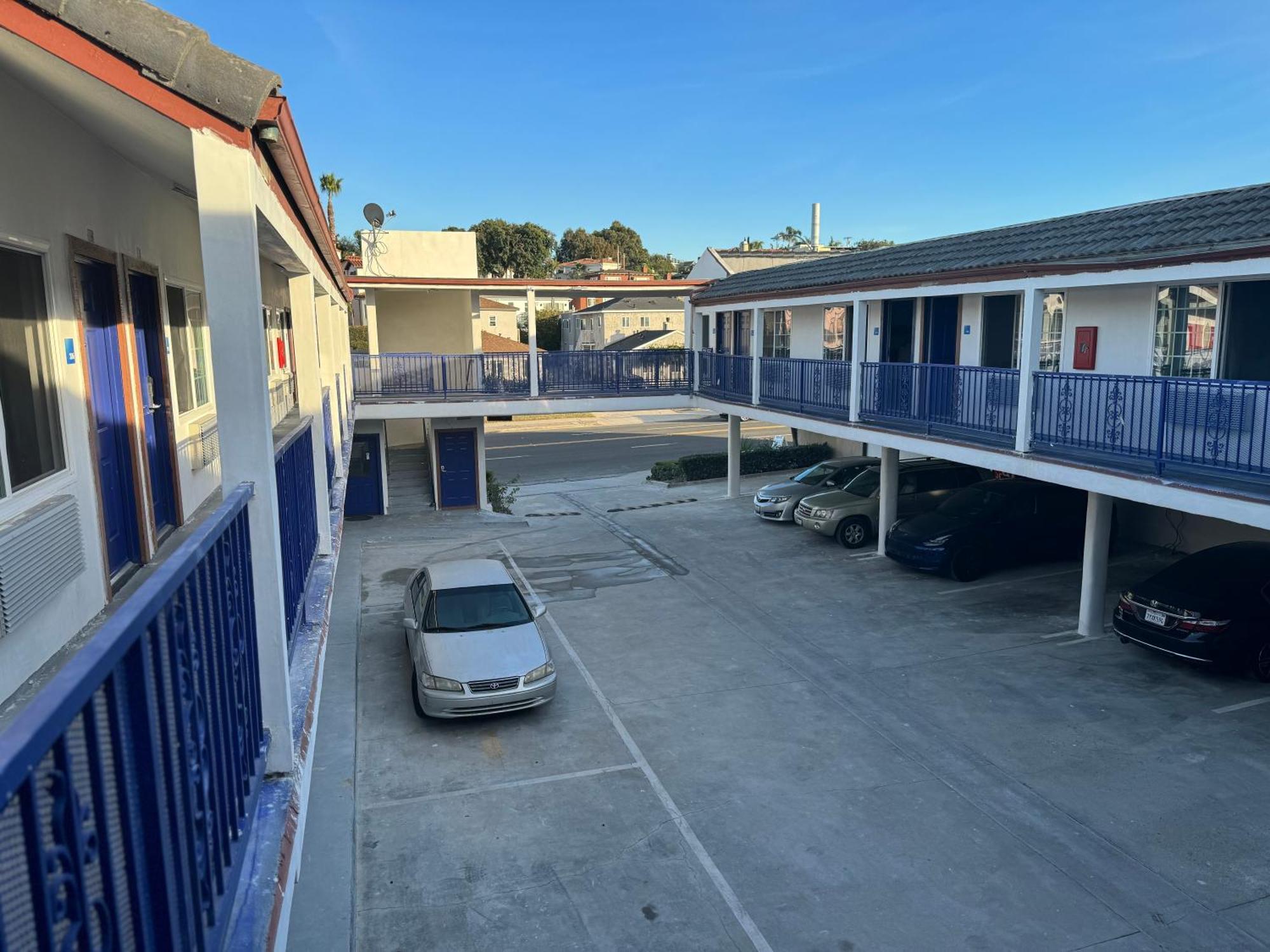 Moonlite Hotel 2*